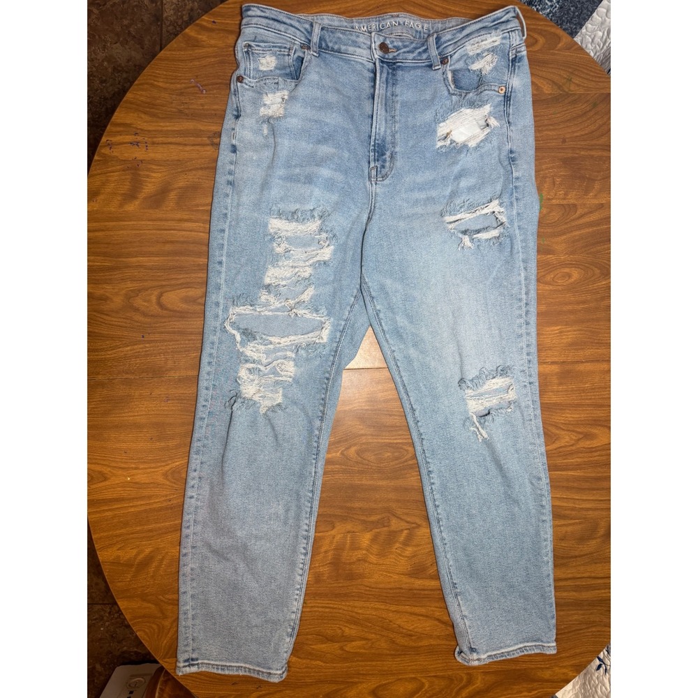 American Eagle Mom Jeans Light Wash Distressed Stretch Denim Size 14 Regular